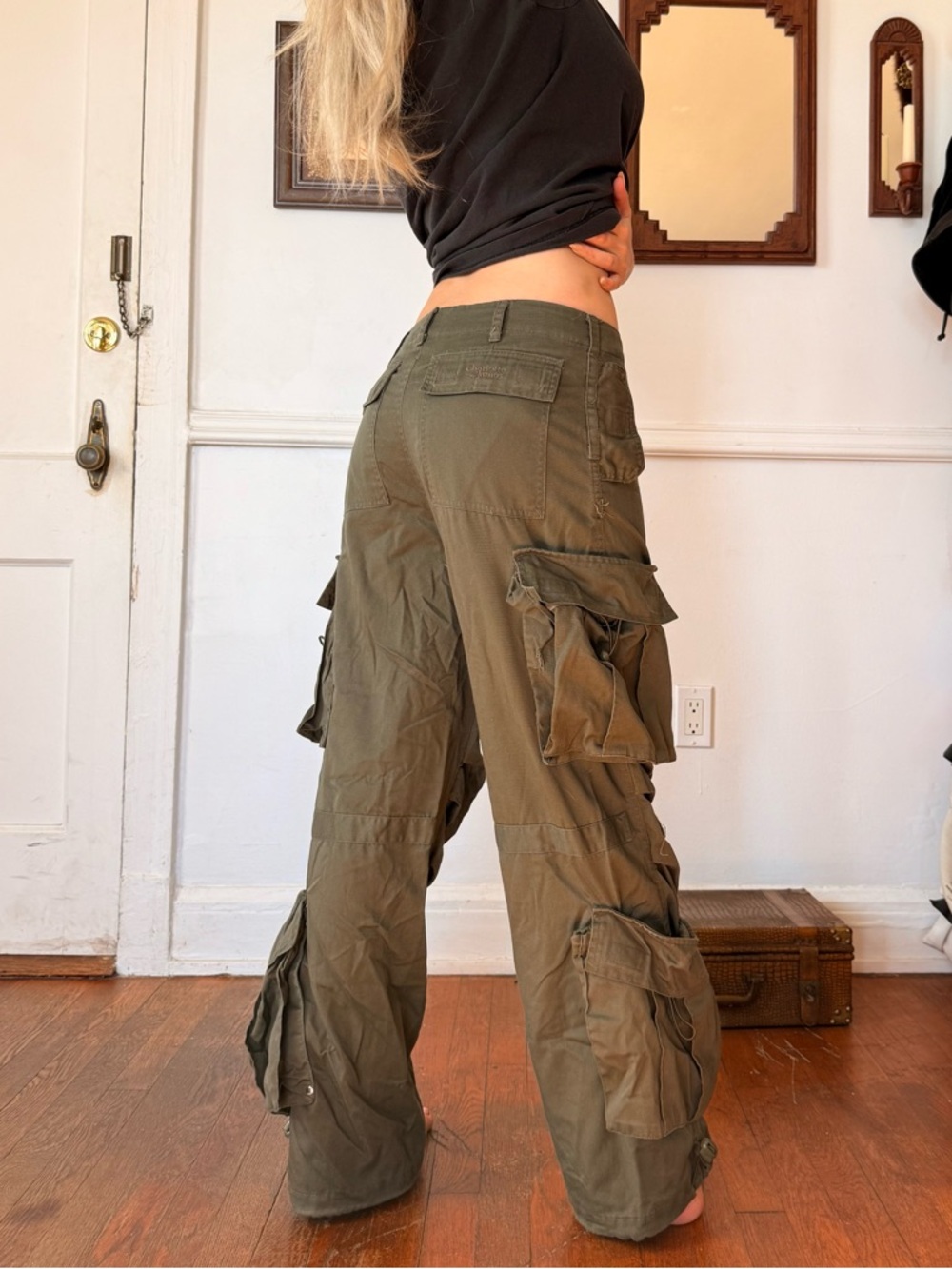 Utility Cargo Wide-Leg Pants in Olive Green - Picture 3 of 6